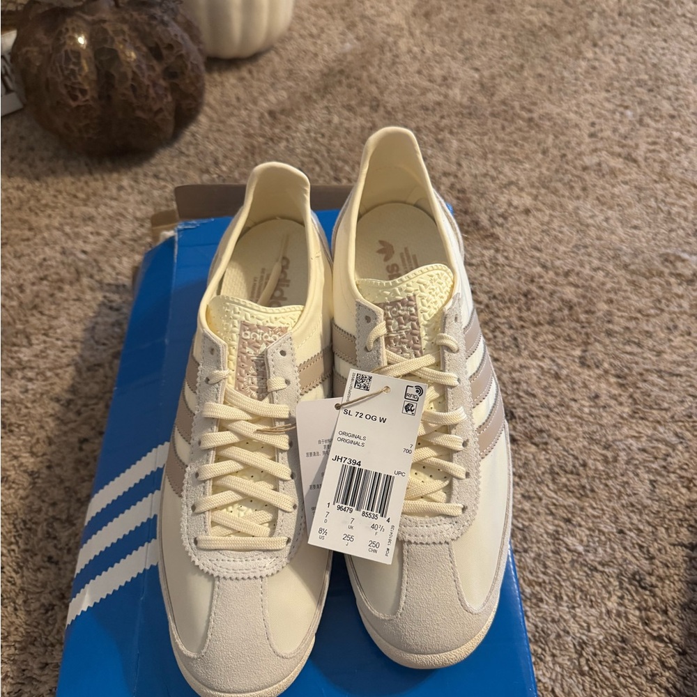 Adidas Women's Off-White Sneakers